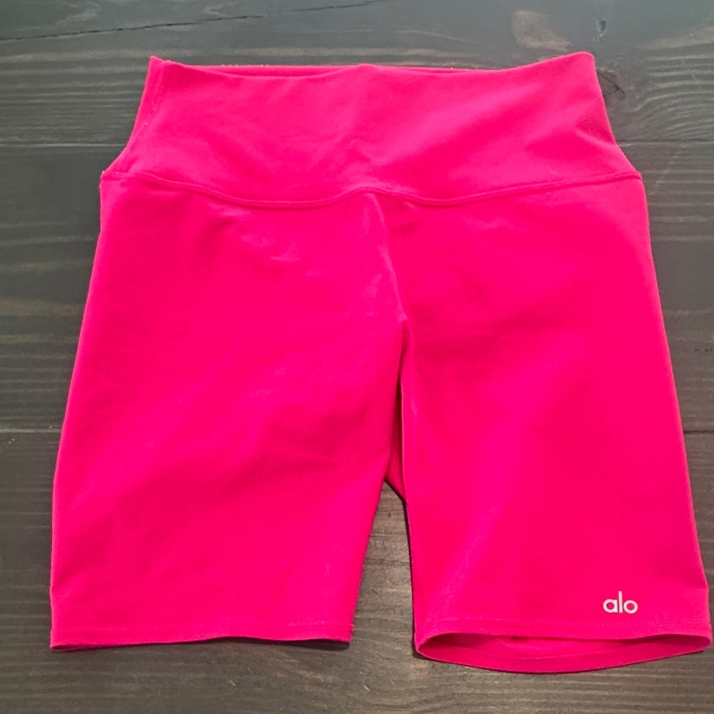 ALO Yoga Women's Vibrant Pink Bike Shorts mid thigh length